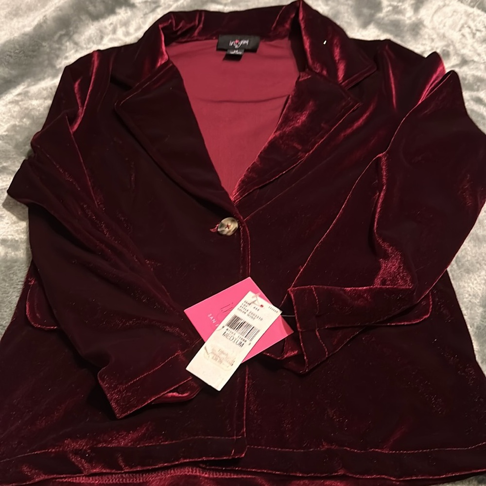 NWT I.N. Girl
Big Girls 7-16 Velvet Blazer  Burgundy - Picture 9 of 9